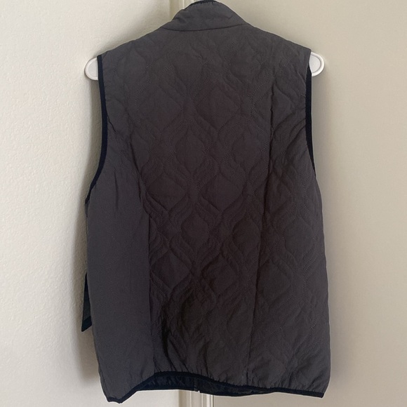 New Fabletics Grey and Black Vest - Picture 2 of 7